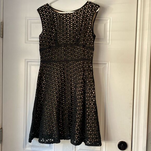 Loft Flower Pattern Eyelet Sleeveless Dress size 2 - Picture 2 of 11
